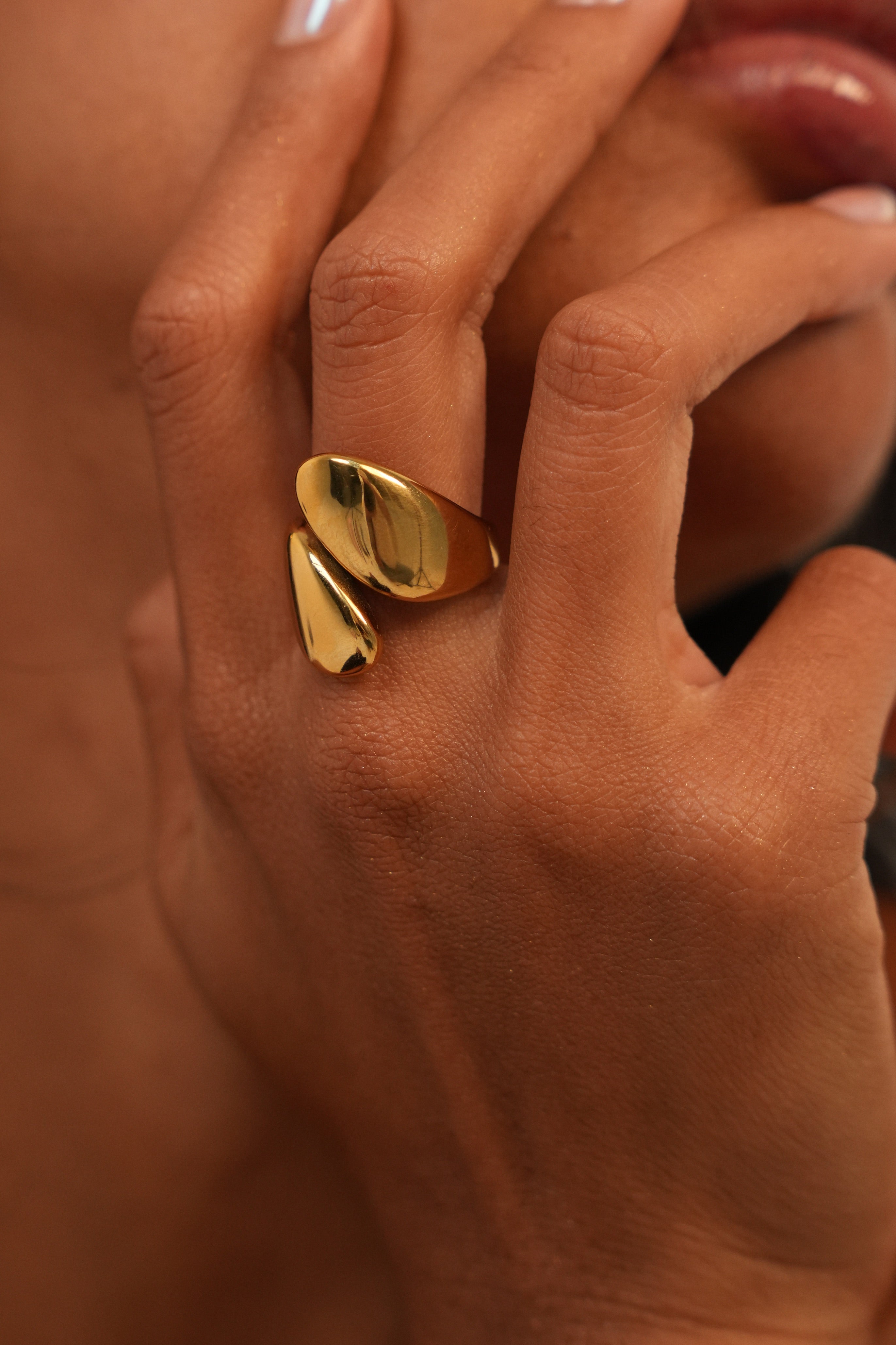 Open and Adjustable Rings